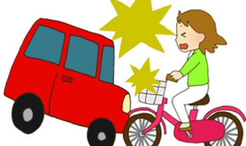 うきは市吉井町 乗用車とミニバイクが衝突し、ミニバイクの女性が死亡【交通事故】