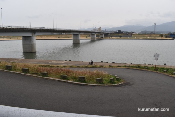 梅林寺 観梅時の筑後川河川敷駐車場