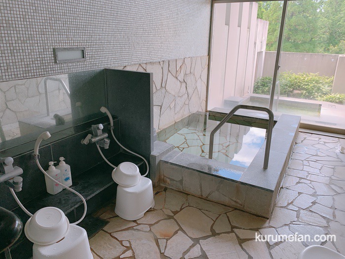 黒木温泉 くつろぎの湯  家族風呂かえで 内風呂と洗い場