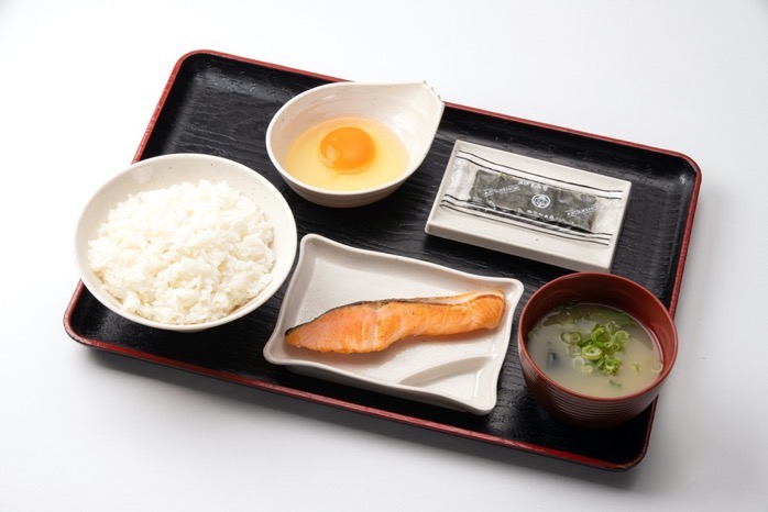 「朝定食・鮭」（520円）