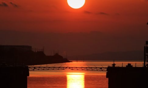 大牟田市「光の航路」世界遺産の三池港から見えるこの時期だけの絶景！美しい夕日