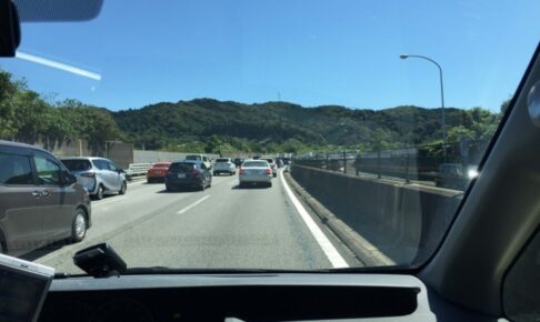九州道下り 筑紫野IC付近で交通集中により30キロの渋滞 久留米IC付近8キロ渋滞