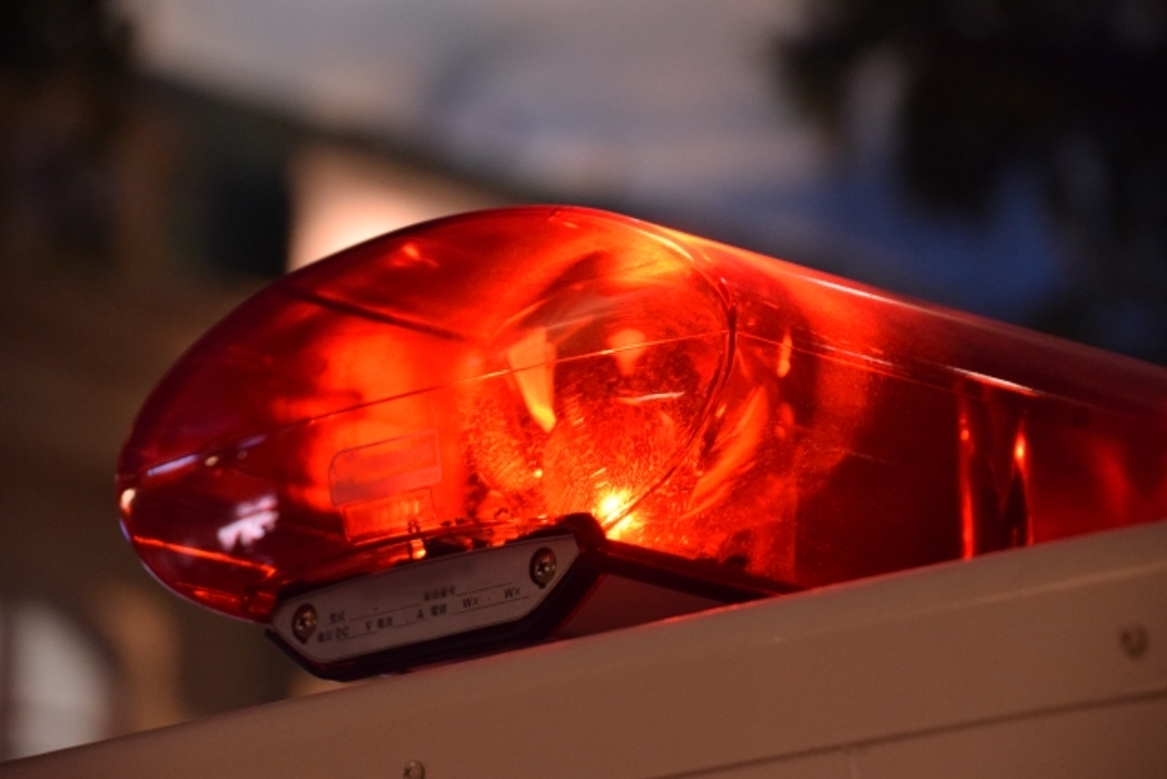 久留米市江戸屋敷の病院に車が突っ込む事故 男性1人がけが
