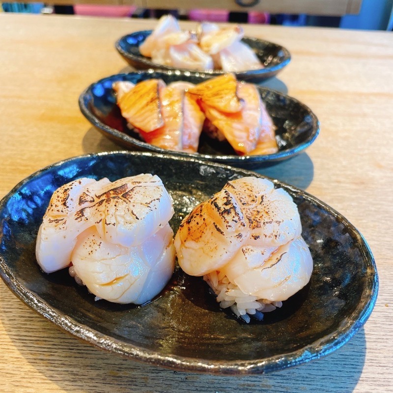 新鳥栖 道の市場「生マグロ専門店ジンベエ」デカ盛り炙り寿司