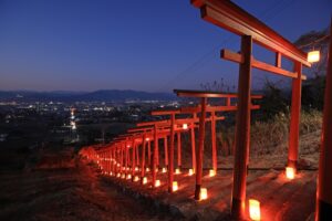浮羽稲荷神社ライトアップアート2023 光のアートや光のマルシェ開催【うきは市】