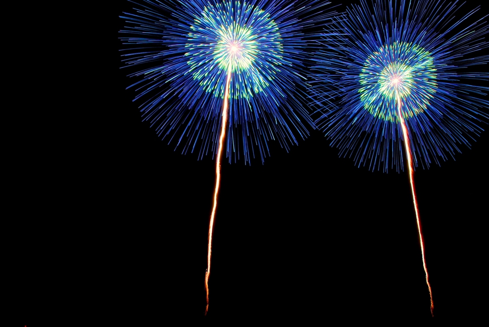 今日、4月2日 久留米市の空に花火打上！ブルーの花火【2024年】