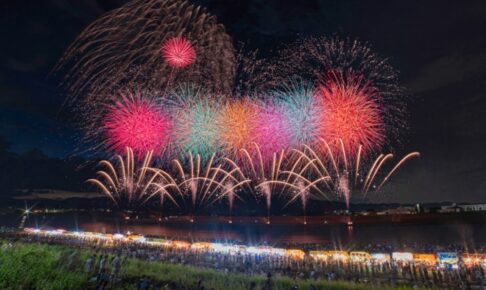 今日、2024年8月5日 久留米市「筑後川花火大会」開催！約15,000発の花火！