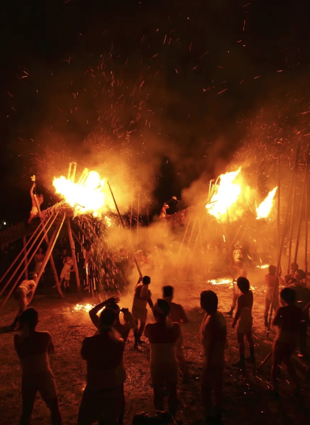 筑後市 「鬼の修正会」迫力満点の大松明！勇壮な火祭り！参加者募集【2025年】