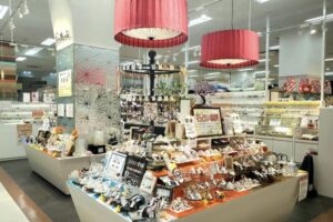 「大牟田鶴の石」6月29日をもって閉店 閉店売り尽くしセールを開催【大牟田市】