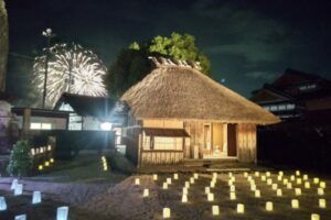 筑後市「山梔窩ナイトミニマルシェ2025」ライトアップや近くで打上花火も