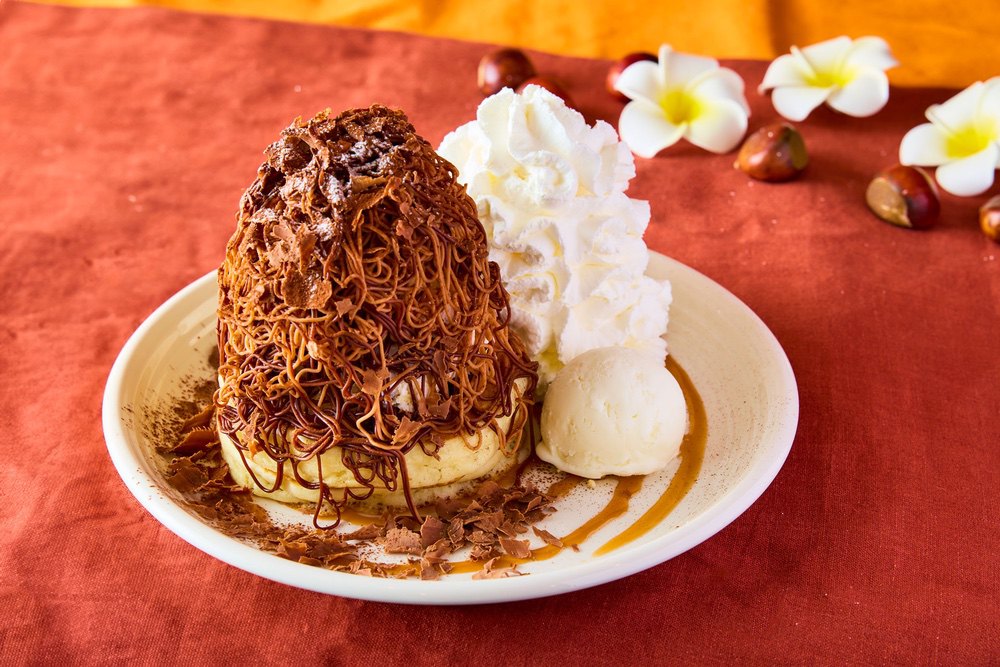 コナズ珈琲「チョコレートモンブランパンケーキ」