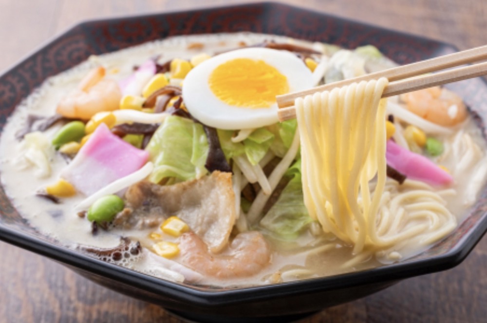 「月と燈會（つきとらんたん）」呼び戻しスープを使用した復活チャンポン