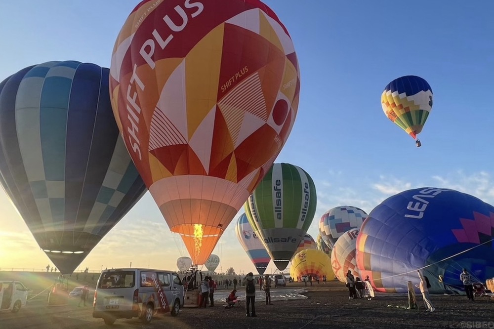 「SAGAバルーンチャレンジシリーズ」約25機が集まる！熱気球体験搭乗や美味しい朝食も