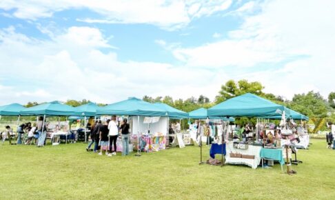 「吉野ヶ里マルシェ」グルメや雑貨が大集合！セラピードッグ体験など体験型ブースも