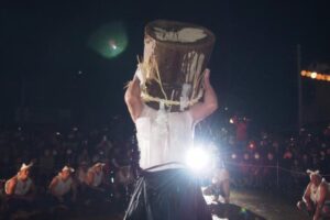 大牟田市「臼(水)かぶり」厳冬の中で行われる奇祭 三池本町祇園宮の神事