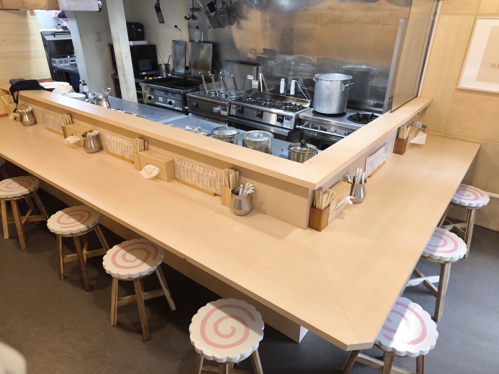 Ramen Toiro 1階カウンター席