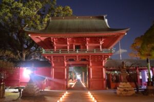 【久留米市】幻想的な灯りに包まれる夜。北野天満宮「千灯明祭」