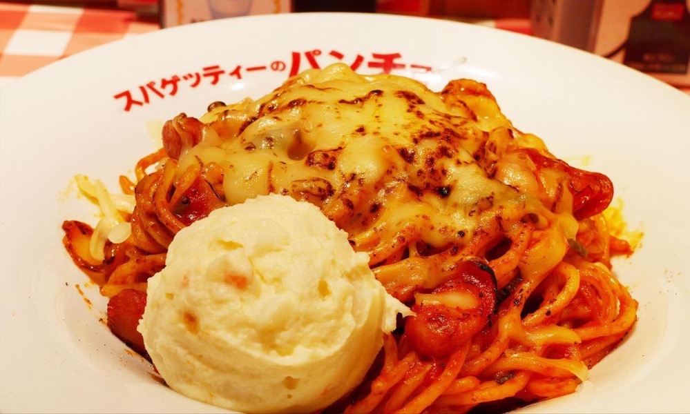 西鉄久留米駅店の店長おすすめトッピング「焼きチーズ＋ポテサラ」の組み合わせ