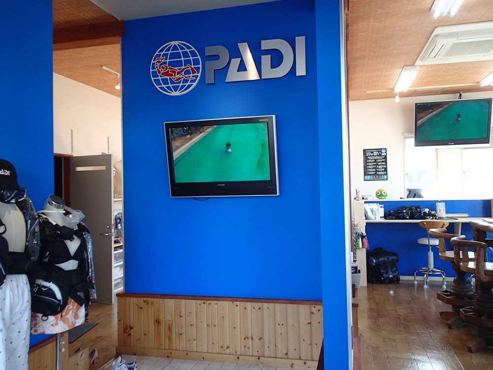 SCUBA DIVING PRO SHOP AQUA（アクア）PADI（パディ）とは?